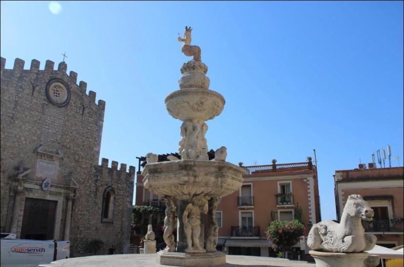 Duomo Square Apartment Taormina Eksteriør bilde